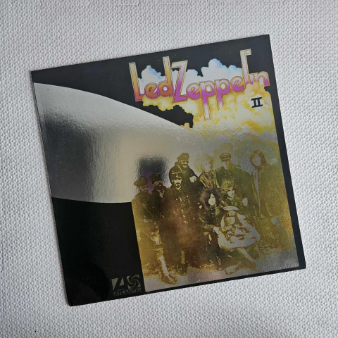 Led Zeppelin - Led Zeppelin II Capa Prateada - comprar online
