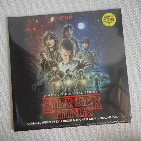 Stranger Things - Volume Two (A Netflix Original Series) Vinil Lacrado