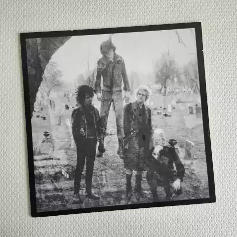 Broken Bones - A Single Decade Vinil 2015