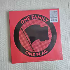 One Family One Flag Box Lacrado