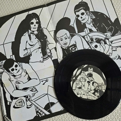 Comrades / Tekken – Split Comrades / Tekken Vinil 7 Polegadas Usado na internet