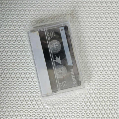 Qual? - Turning Like A Knife K7 na internet