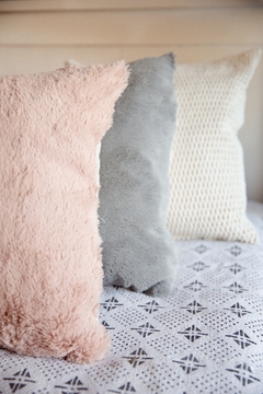 Funda de almohadon castorino pelo corto - El Retazo Home & Deco