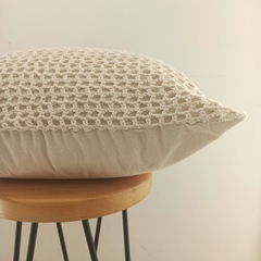 Almohadon tejido a crochet Isa - comprar online