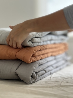 Pillow para sillon en tusor liviano Alba - comprar online