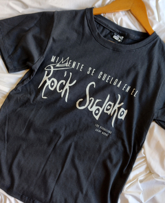 Remera #MI MENTE SE CUELGA DEL ROCK