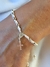 Pulsera tejida blanca religiosa