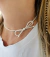 collar moño blanco