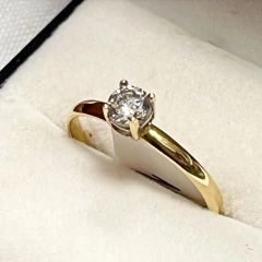CLASICO ANILLO SOLITARIO CON CUBIC SK930