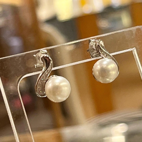 PAR DE AROS ITALIANOS PLATA CON PERLAS NATURALES