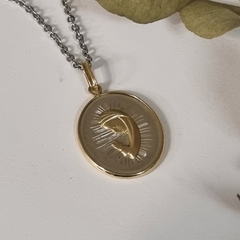 MEDALLA VIRGEN NINA PLATA Y ORO 18K COD K2252 - comprar online