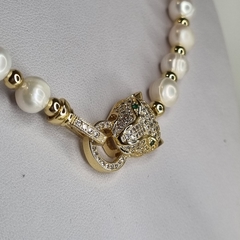 COLLAR PERLAS NATURALES DE RIO CON CIERRE PANTERA ENCHAPADO EN ORO COD K2915 en internet