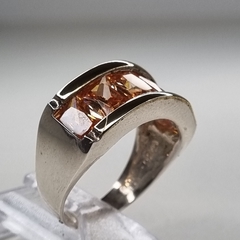 ANILLO PLATA Y ORO CON TOPACIOS CHAMPAGNE BAGUETTE COD K3001 - DEBERNARDI - Joyeria Debernardi