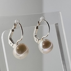 AROS PERLA NATURAL BOTON CON BRISURA 3762