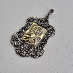 MEDALLA ANTIGUA RELIGIOSA PLATA Y ORO CON MARQUESITAS 3957