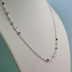 COLLAR CADENA PLATA Y PIEDRAS COLORES ARCOIRIS 5007k
