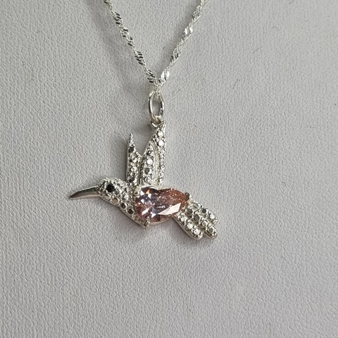 CADENA Y DIJE COLIBRI CON ROSA DE FRANCIA 5062