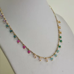 COLLAR RAINBOW ENCHAPADO EN ORO CON PIEDRAS 5253