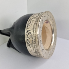 MATE CALABAZA IMPERIAL ALPACA CINCELADA DE CUERO NEGRO 5720 - comprar online
