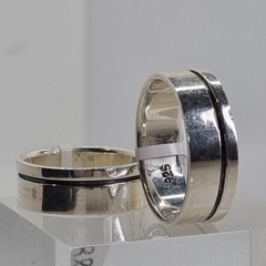 ANILLO DE PLATA CON FRANJA NEGRA 6038