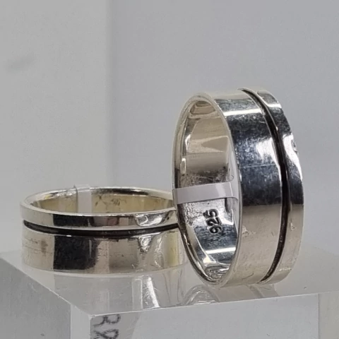 ANILLO DE PLATA 925 CON FRANJA NEGRA 6038