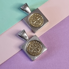 SAN BENITO DIJE DE PLATA Y ORO 9798