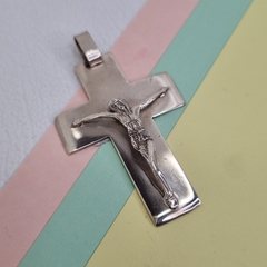 DIJE CRUZ DE PLATA CON CRISTO 53×31mm COD: 10375