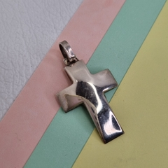 DIJE CRUZ DE PLATA 33×18mm COD: 5660C