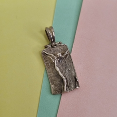 DIJE CRUZ CRISTO ARTESANAL DE PLATA 30×12mm COD: K6422