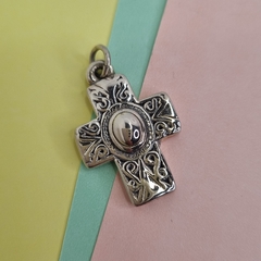DIJE CRUZ DE PLATA LABRADA 32×21mm COD: 7701