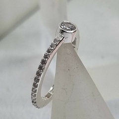 ANILLO SOLITARIO PLATA CON CUBIC CENTRAL Y LATERALES 6529