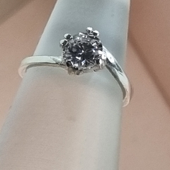 ANILLO SOLITARIO PLATA CON CUBIC 4 PUNTAS 6420