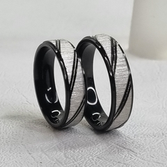 ANILLO DE ACERO IONIZADO CON DETALLE CENTRAL 6726