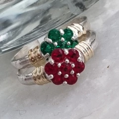 ANILLO PLATA CON DETALLE EN ORO Y CUBICS ROJOS 6926 en internet