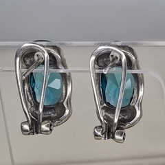 IMPORTANTE PAR DE AROS CON TOPACIO AZUL EN PLATA Y ORO K7226 - DEBERNARDI - Joyeria Debernardi