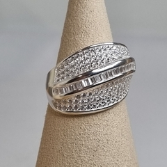 ANILLO PLATA ITALIANA ONDAS CON PAVEE CUBICS CENTRAL K7219 - DEBERNARDI - Joyeria Debernardi
