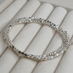 PULSERA FINITA CON BOLITAS DE PLATA DIF FORMAS K7246 en internet