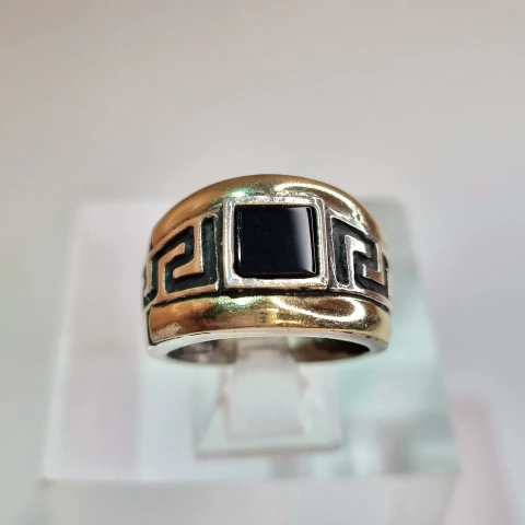 ANILLO GRIEGO PLATA Y ORO CON PIEDRA ONIX COD: 7615