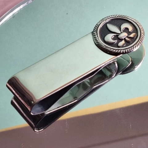 SUJETADOR DE BILLETES EN ALPACA BAÑADO EN PLATA FLOR DE LIS COD: 6378