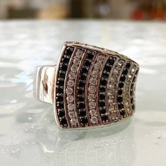 ANILLO CUBICS NEGROS Y BLANCOS 7879