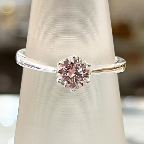 ANILLO SOLITARIO PLATA Y CUBIC ESTILO COMPROMISO K1061