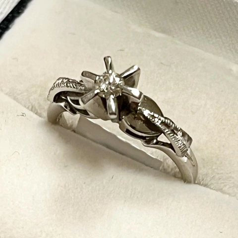 ANILLO ORO BLANCO CON DIAMANTE SOLITARIO TALLA BRILLANTE SK950