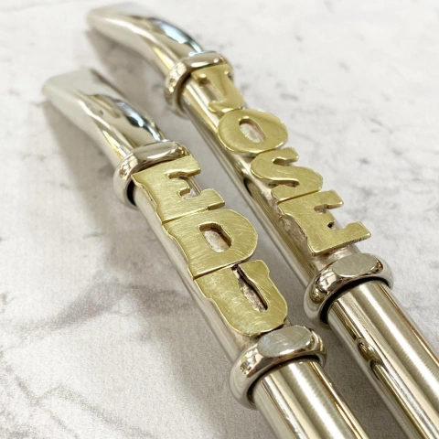 BOMBILLON ANCHO 9mm letras doradas