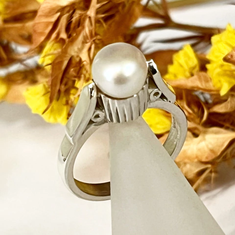 ANILLO SOLITARIO DE PERLA NATURAL DE AGUA DULCE EN PLATA K1799