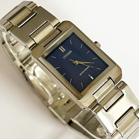 RELOJ CITIZEN RECTANGULAR ACERO FONDO AZUL BA324158L