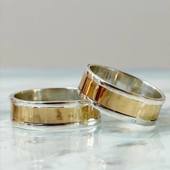 ALIANZAS ANCHAS EN PLATA Y ORO 18 K HECHAS A MANO - comprar online