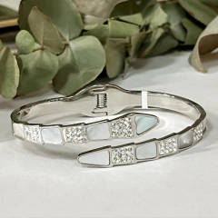 PULSERA ACERO CON NACAR Y CUBICS CON BISAGRA K1394