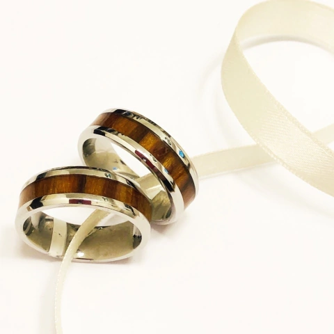 ANILLOS ACERO Y MADERA RAIZ ITALIANO Ck K1279