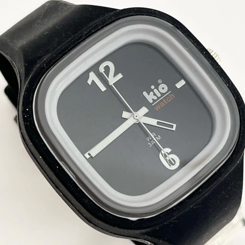 RELOJ KIO PROMOCION CUADRADO MALLA SILICONA cod:R1900