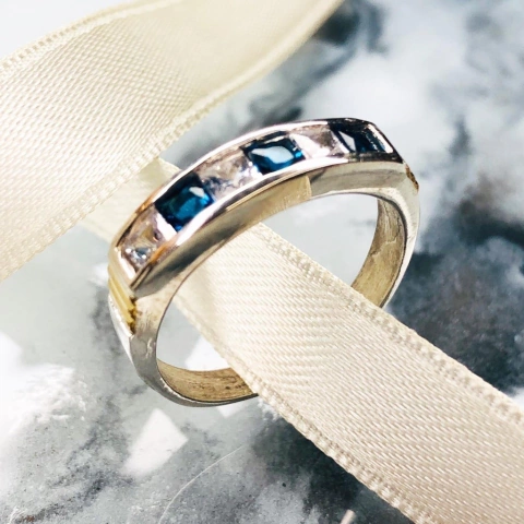 Medio sin fin zafiros y cubics cuadrados K1141